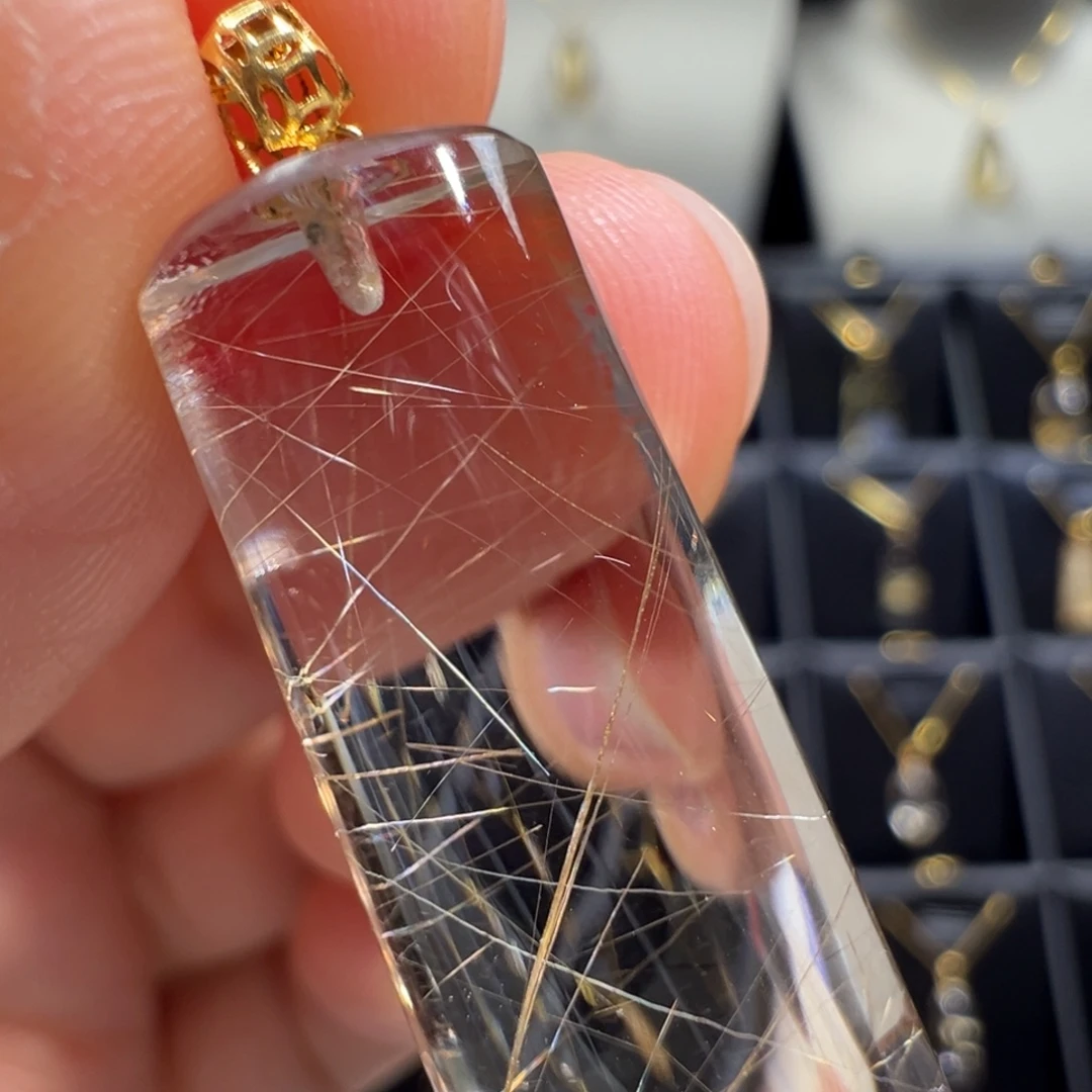 18K金镶嵌水晶颈饰