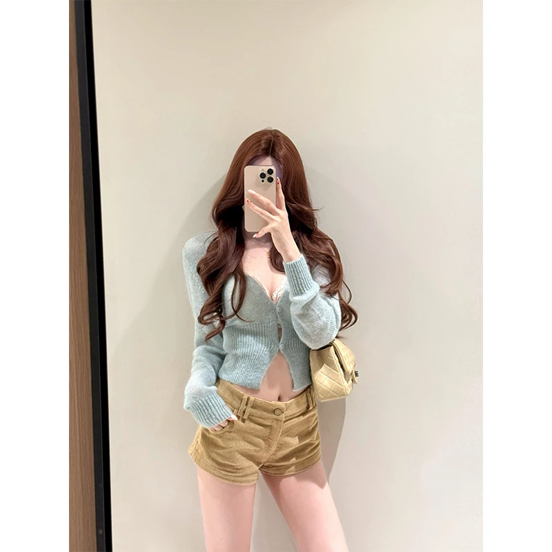 韩系减龄V领长袖针织开衫秋季修身显瘦毛衣气质别致上衣显瘦短裤