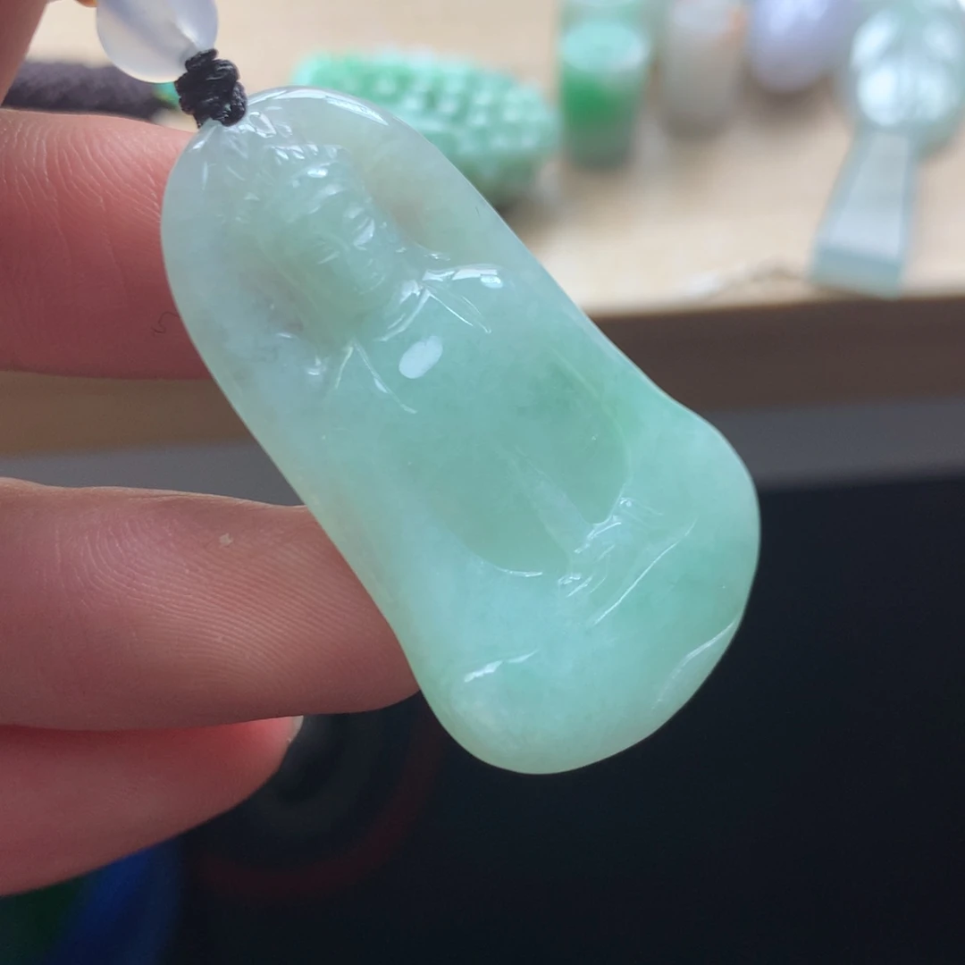 颈饰未镶嵌翡翠吊坠