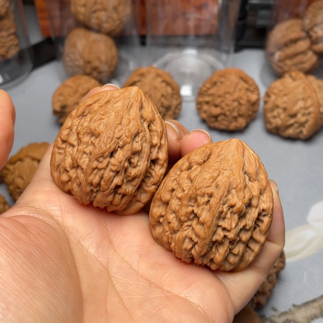 【闪购商品】文玩核桃吊坠虎头王……