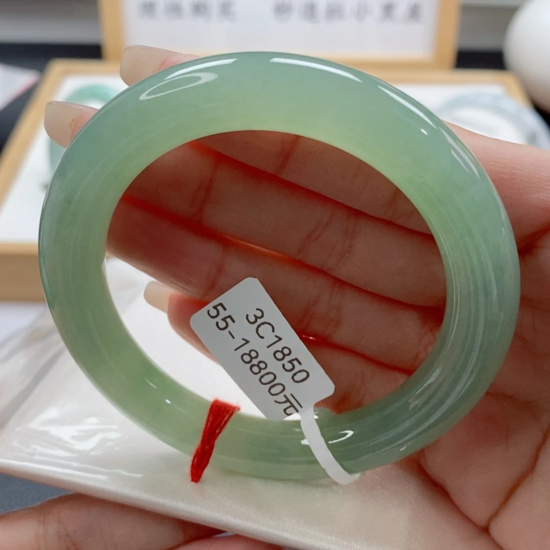 翡翠手镯未镶嵌天然A货翡翠手镯