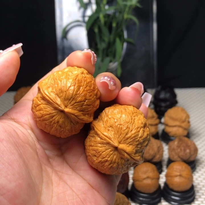 橄榄核吊坠14金丝绣球