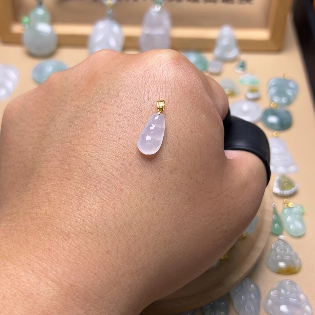 翡翠颈饰18K金镶嵌豆子