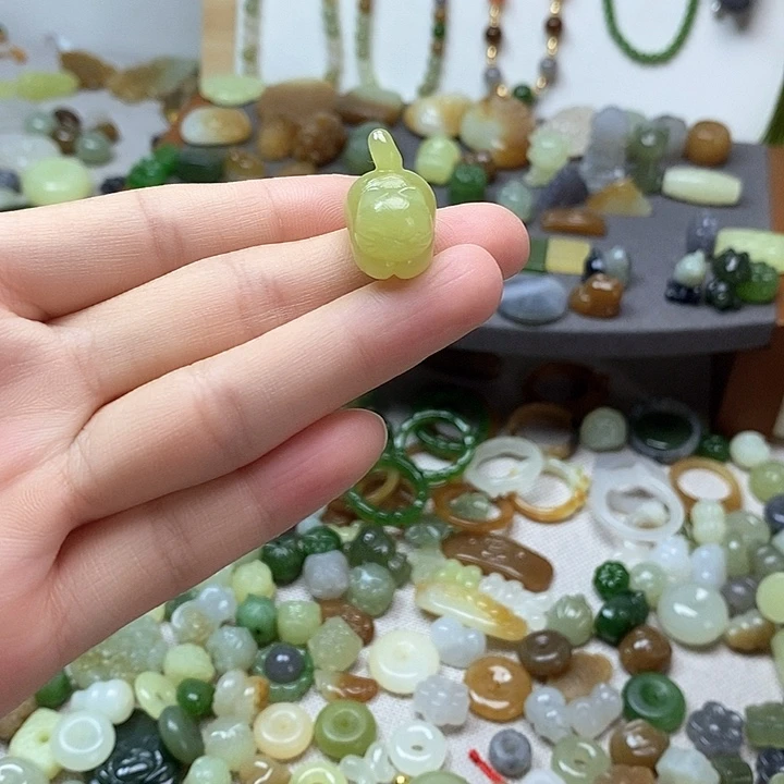 未镶嵌和田玉挂件
