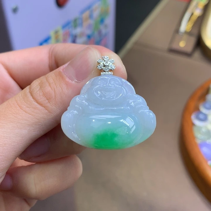 翡翠18K金镶嵌颈饰翡翠