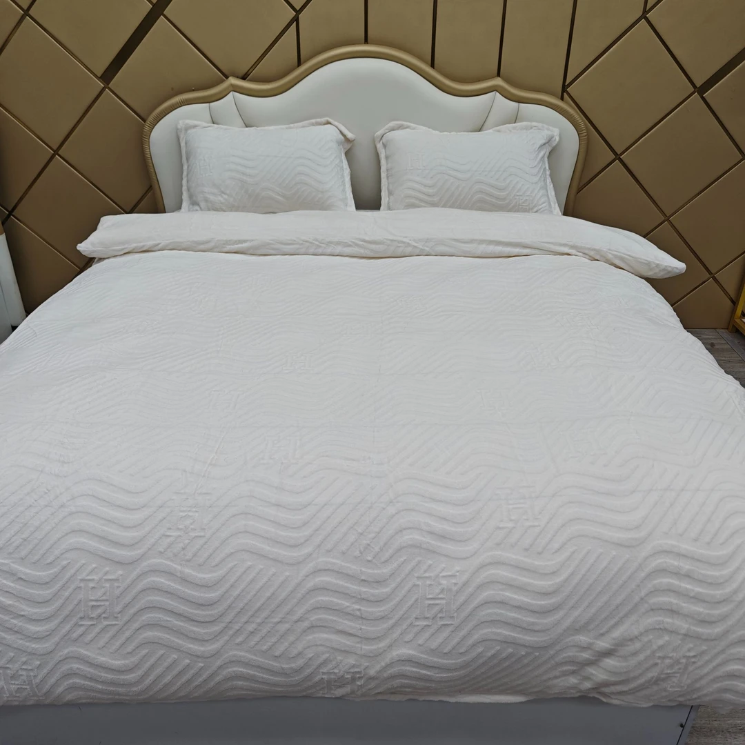 牛奶绒四件套 水漾-白