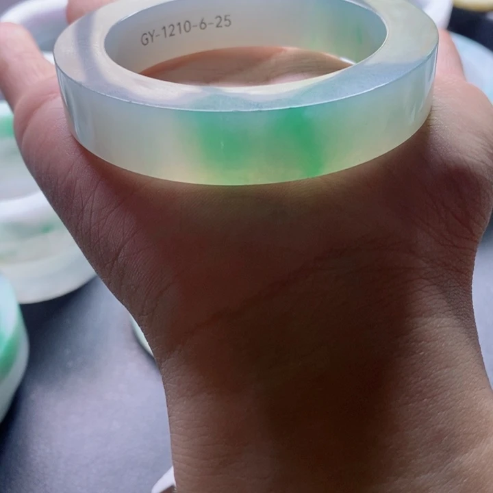 B***S定制翡翠未镶嵌缅甸翡翠手镯