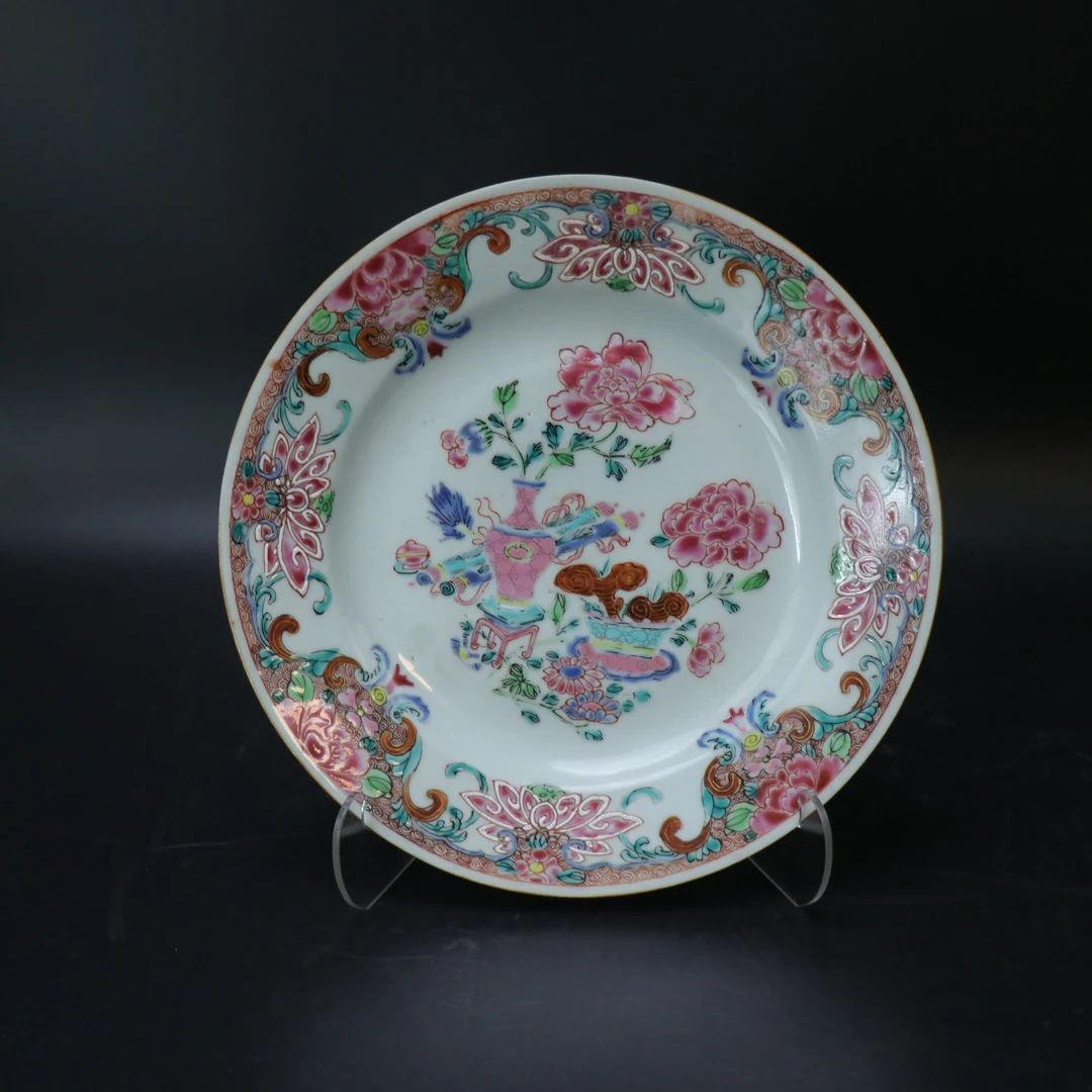 Lot.25121585清雍正粉彩博古花卉纹折腰赏盘 直径：约22.7cm