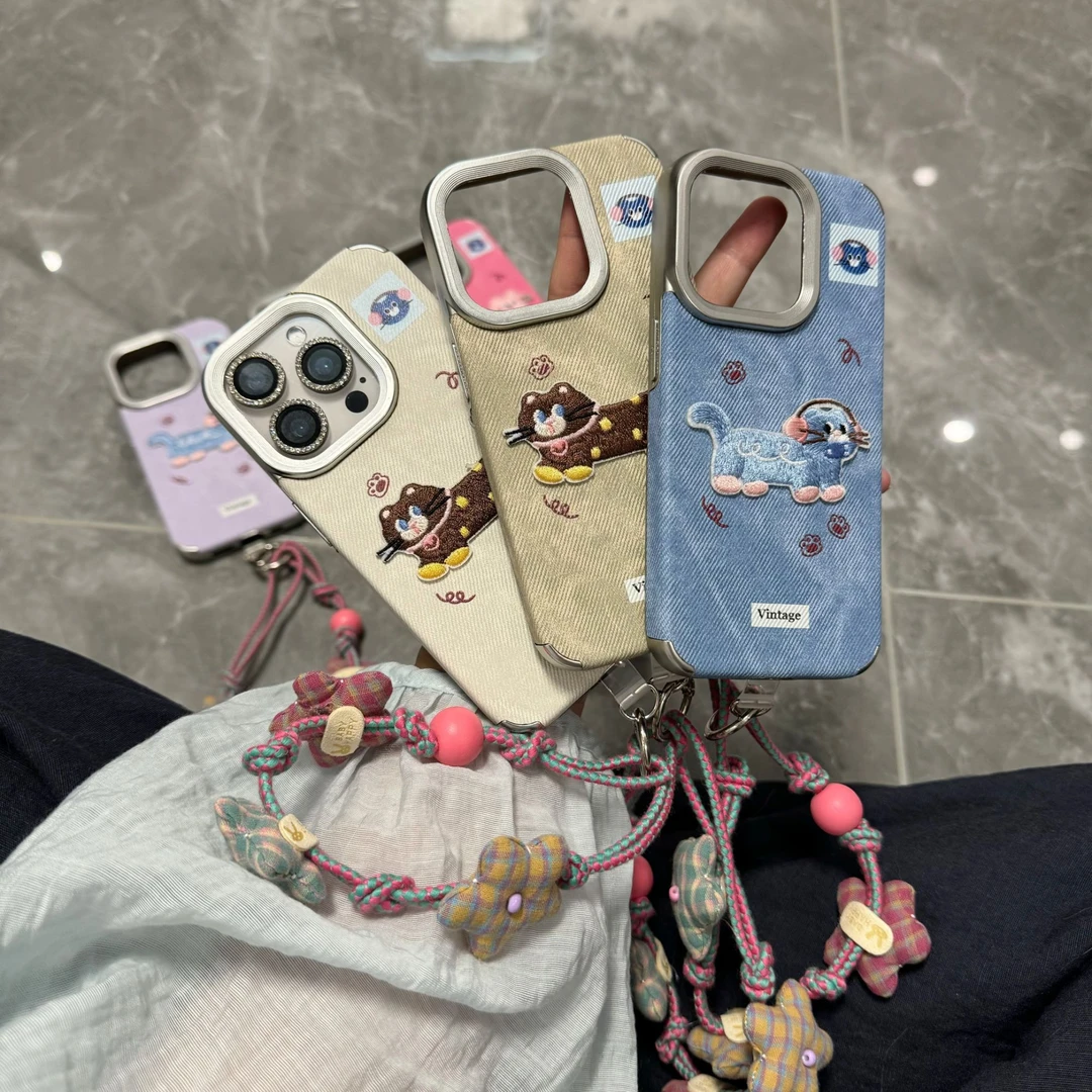 牛仔纹刺绣小猫适用iPhone16promax苹果15手机壳14P电镀13创意12