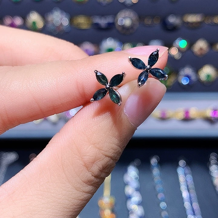 银S925镶嵌耳饰蓝宝石