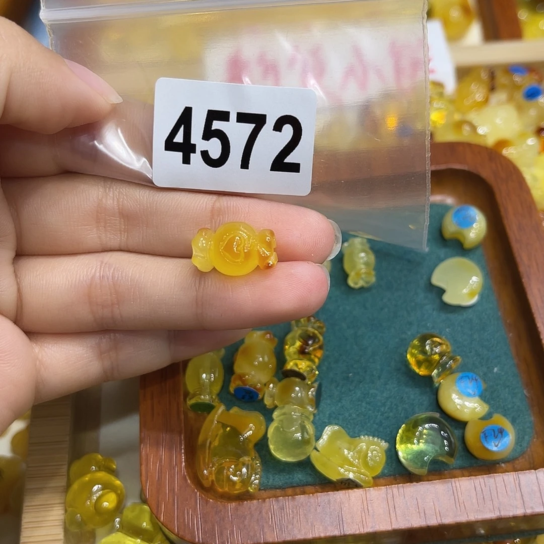 琥珀未镶嵌珠宝奇石