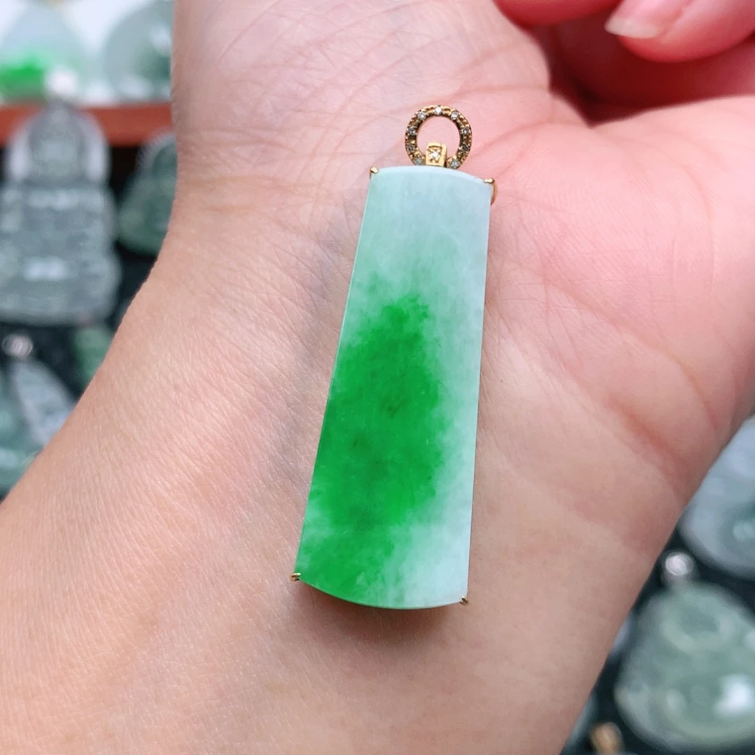 翡翠吊坠(不含链)18K金镶嵌
