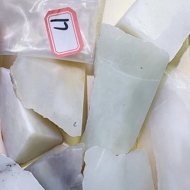 和田玉未镶嵌珠宝奇石