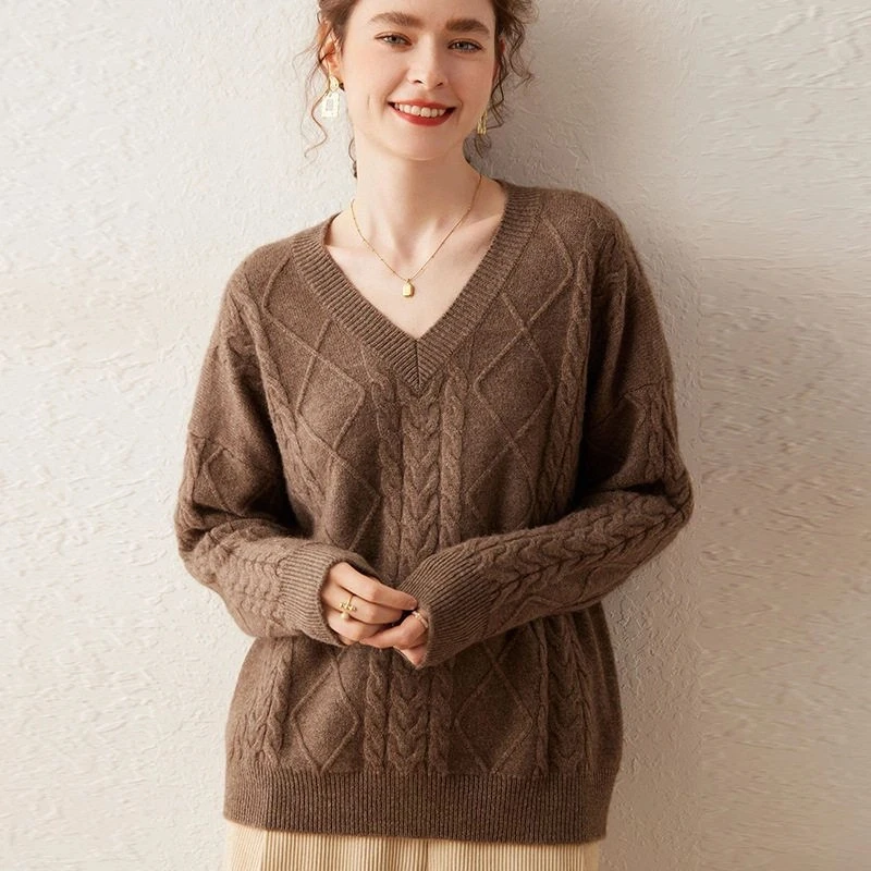 秋冬上新潮牌时尚山羊绒针织衫显瘦保暖舒适V内领宽松女毛衣长袖
