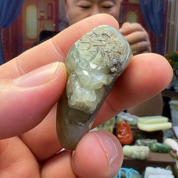 和田玉未镶嵌颈饰龙龟