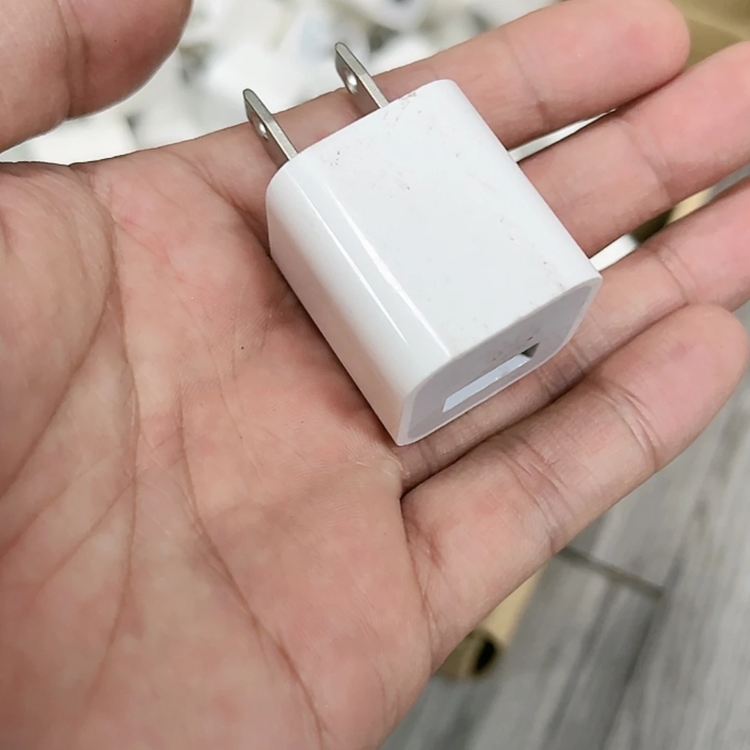 【闪购商品】95新5V1A