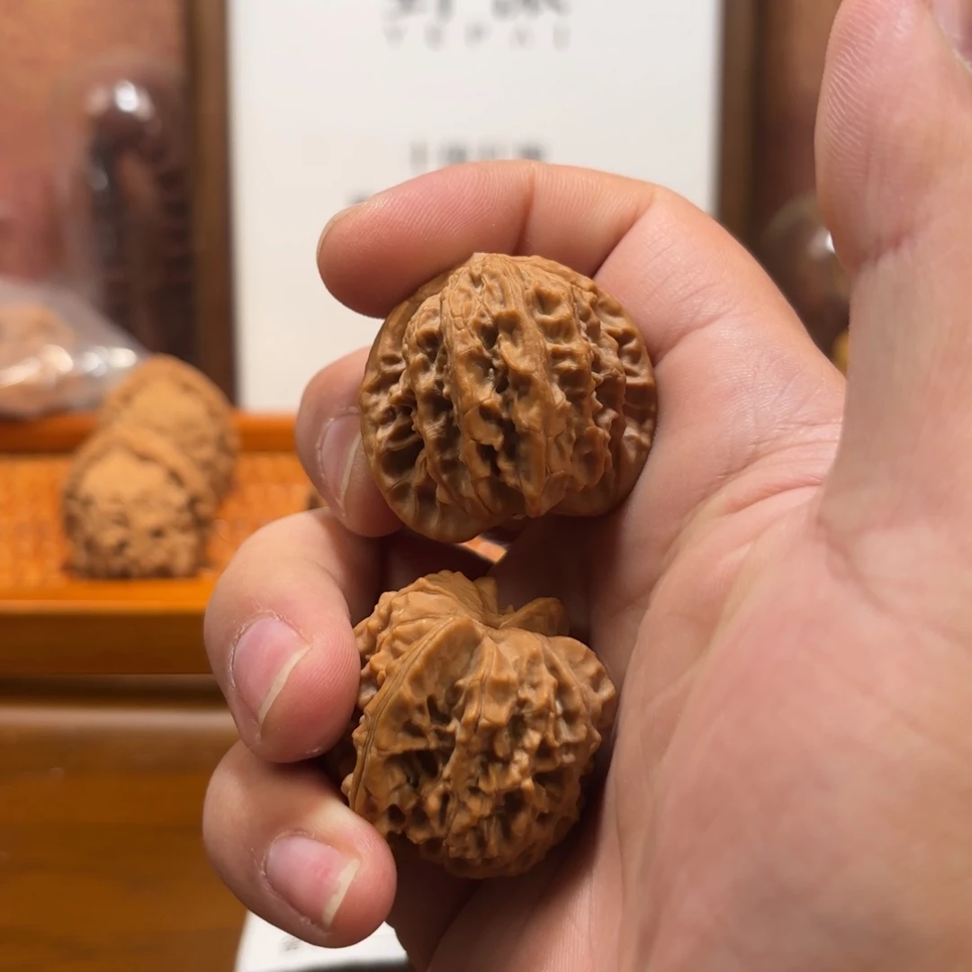 吊坠文玩核桃红豆Q6028