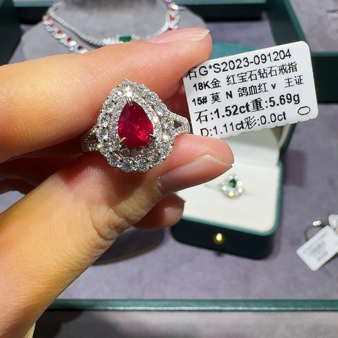 18K金镶嵌红宝石戒指1.52