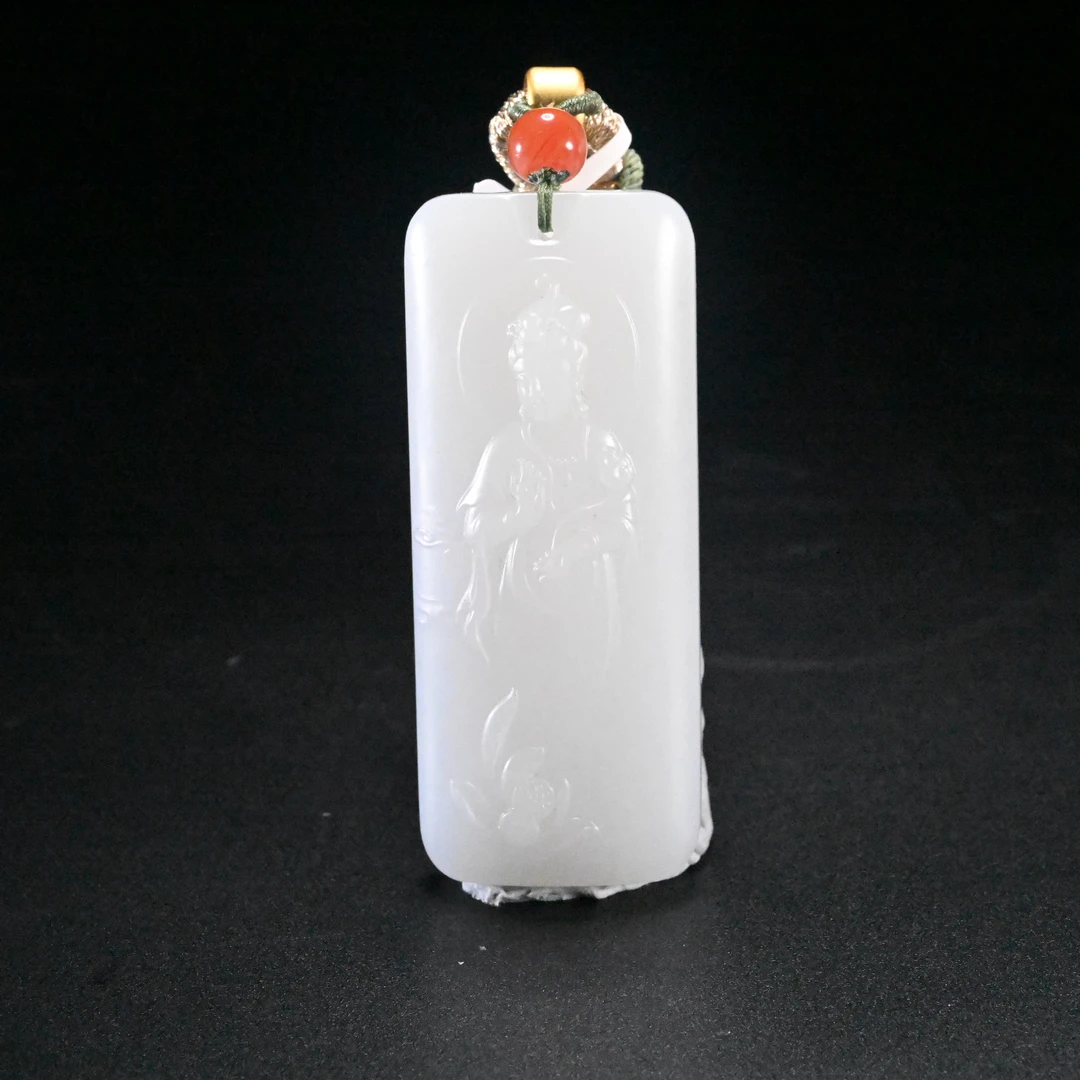 LOT8850 2509240100和田玉观音牌挂牌/保利