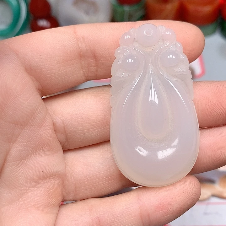 吃***福未镶嵌颈饰玛瑙/玉髓