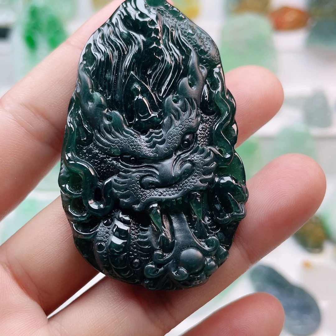 翡翠颈饰未镶嵌龙