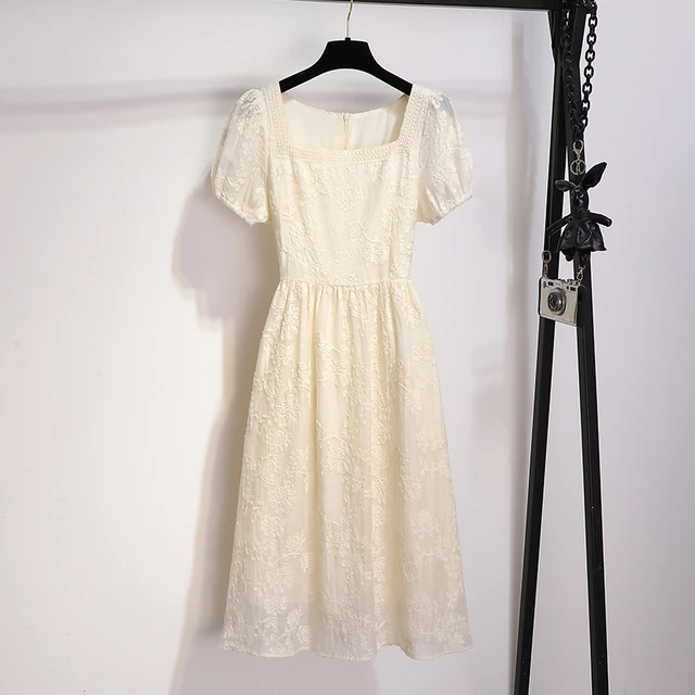 方领蕾丝连衣裙2025新款女夏季端庄大气高端精致绣花显瘦公主裙长