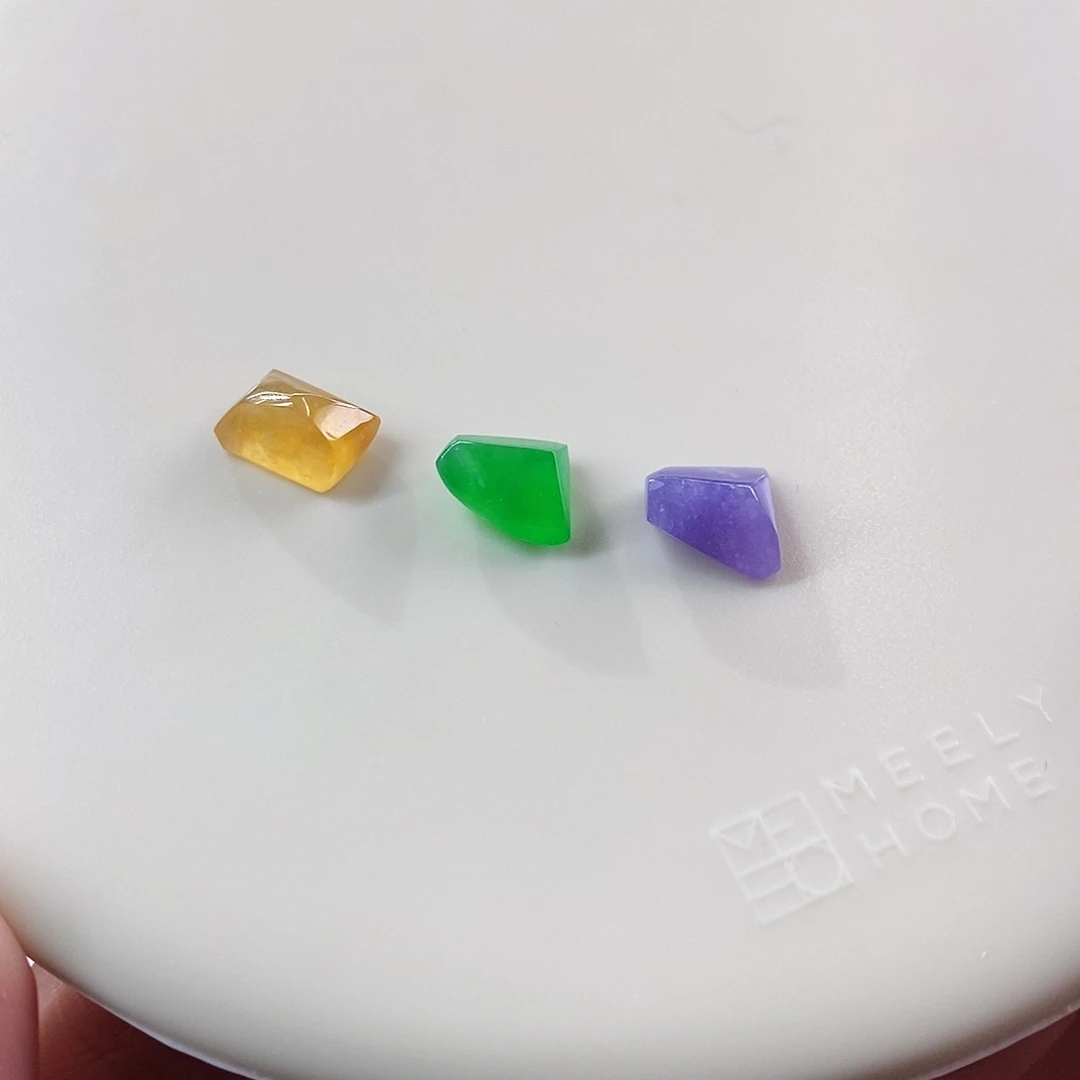 颈饰未镶嵌翡翠一手浓彩