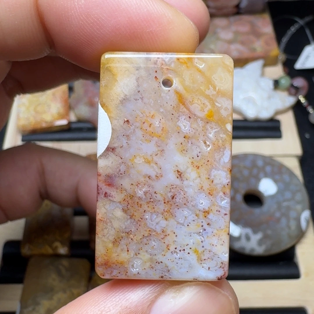 未镶嵌纯天然色有机玉石保真色硅化玉