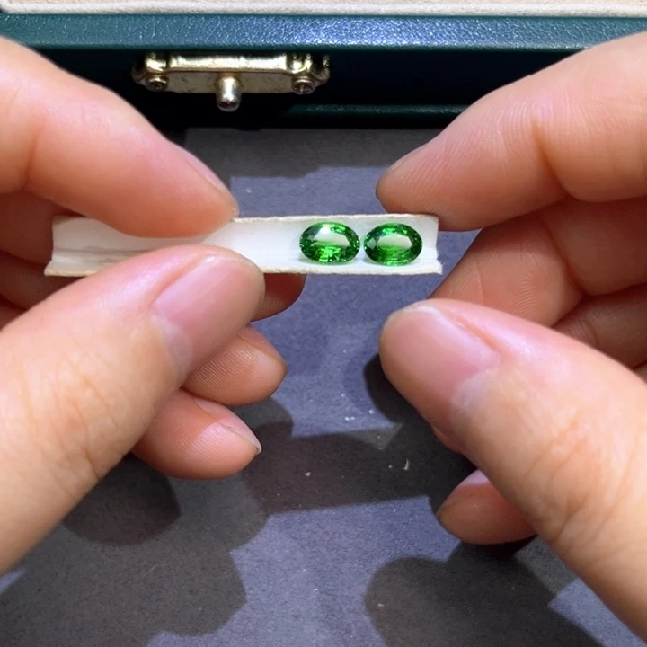 珠宝半成品未镶嵌石榴石沙弗莱1.80ct