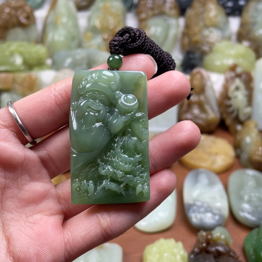 大***果和田玉未镶嵌颈饰