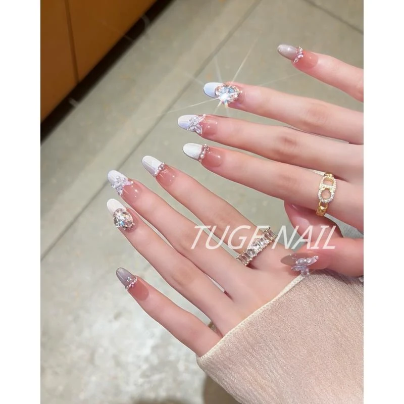 TugeNail“心动讯号"25年春夏魔镜高级气质蝴蝶设计穿戴甲米米专属