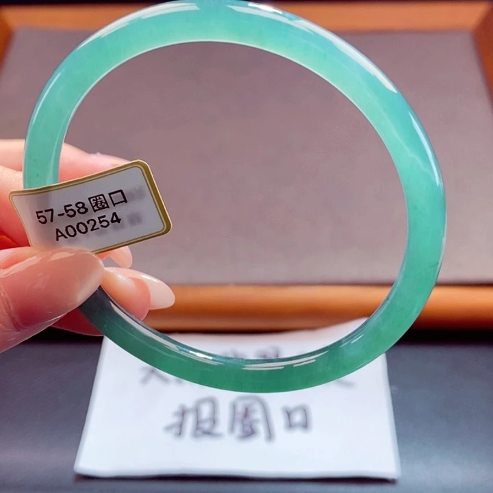 翡翠未镶嵌手镯翡翠手镯12