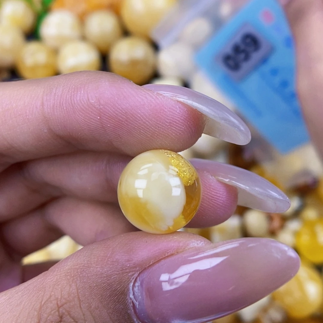 未镶嵌琥珀珠宝奇石12.7