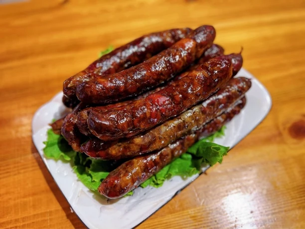 包了圆家的馕坑烤肠