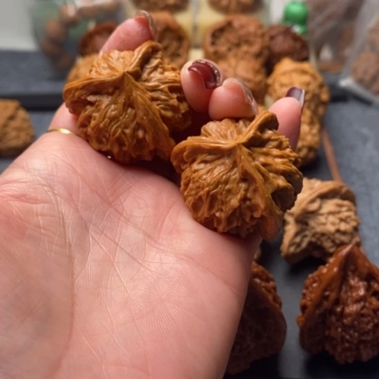 1***.文玩核桃吊坠37三棱373