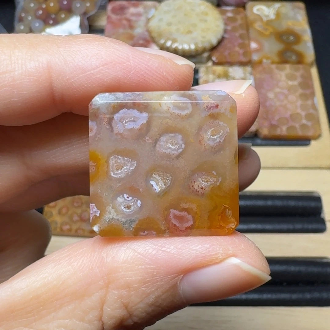 石英质玉粉彩重生玛 瑙未镶嵌