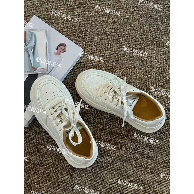 熙贝薇2 秋季2025新款圆头松糕底透气系带时尚小白鞋 G5278
