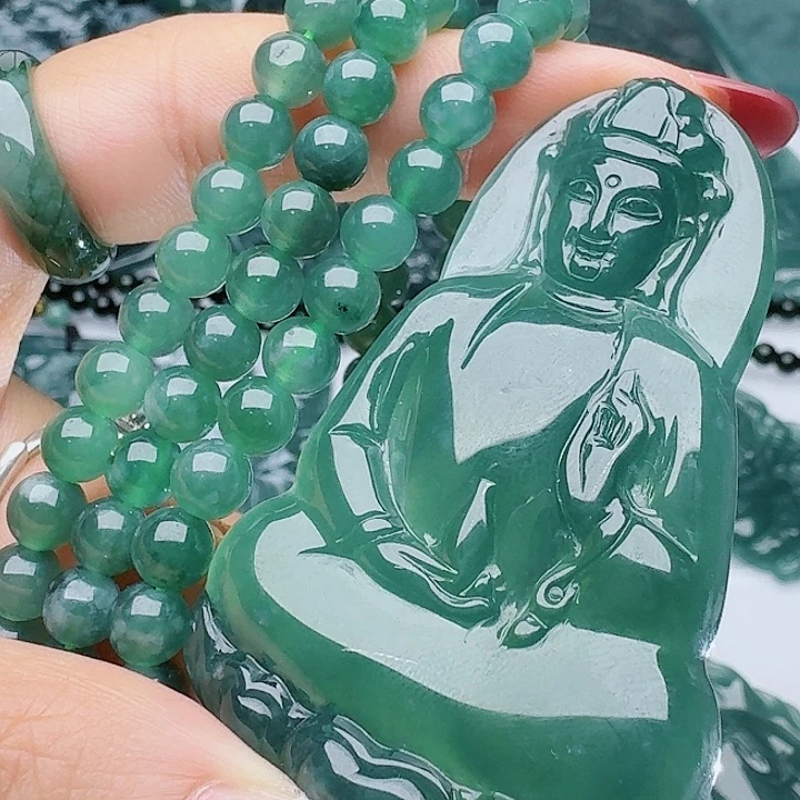 翡翠未镶嵌颈饰多样性发其一
