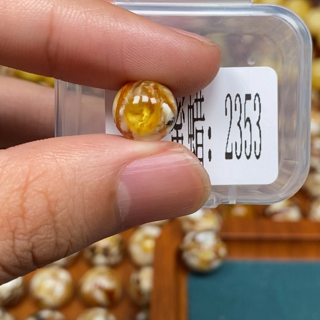 沁色蜜蜡未镶嵌2353