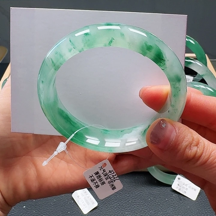 石英质玉手镯未镶嵌54-55