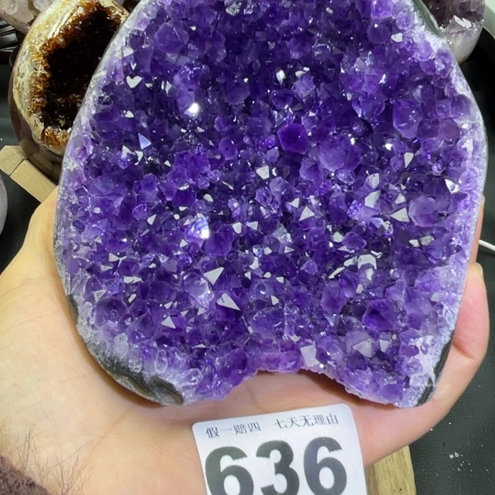 紫晶未镶嵌大型摆件（非配饰）