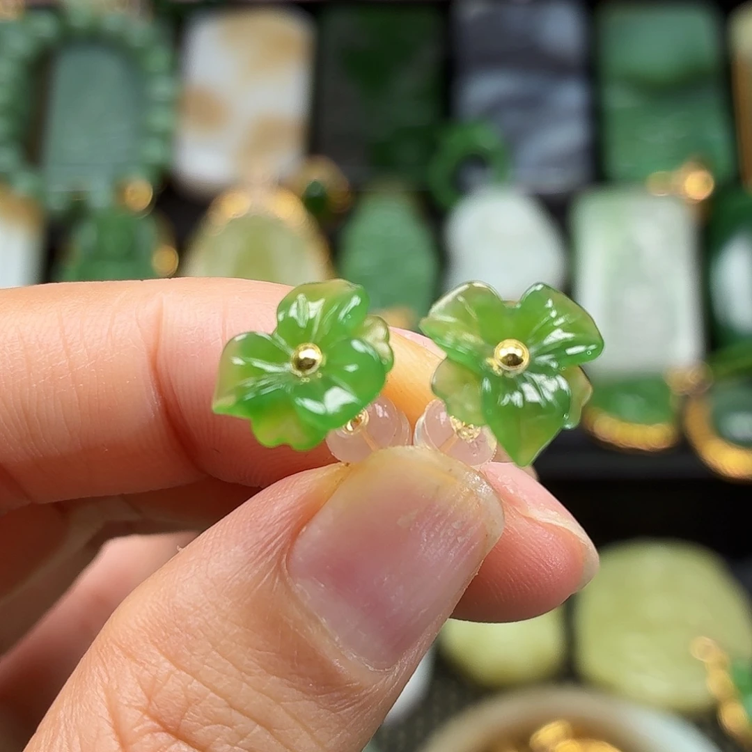 和田玉18K金镶嵌颈饰