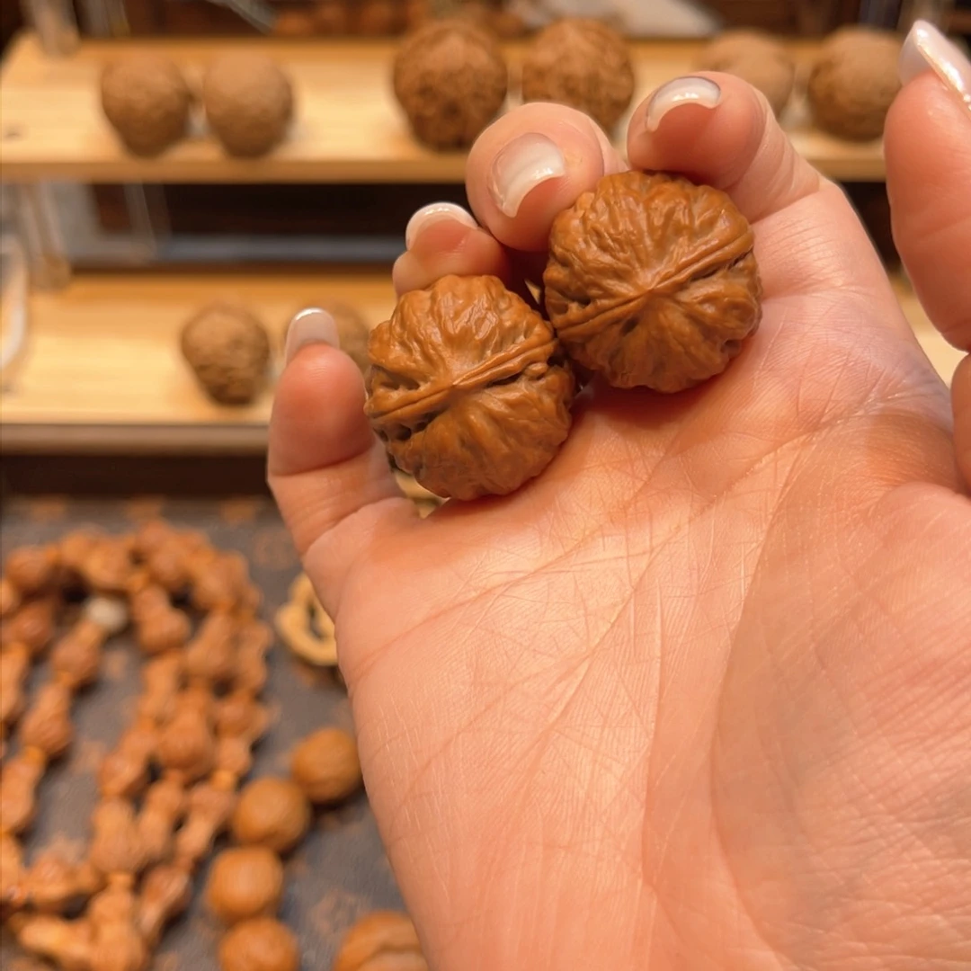 文玩核桃把件粗筋小肉球