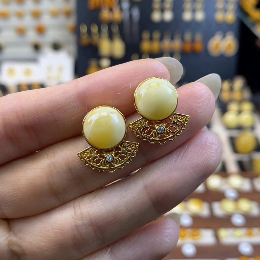 裸石琥珀未镶嵌成品