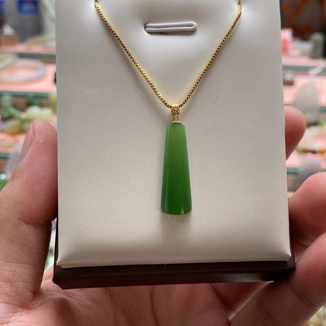 吊坠(不含链)18K金镶嵌和田玉（碧玉）