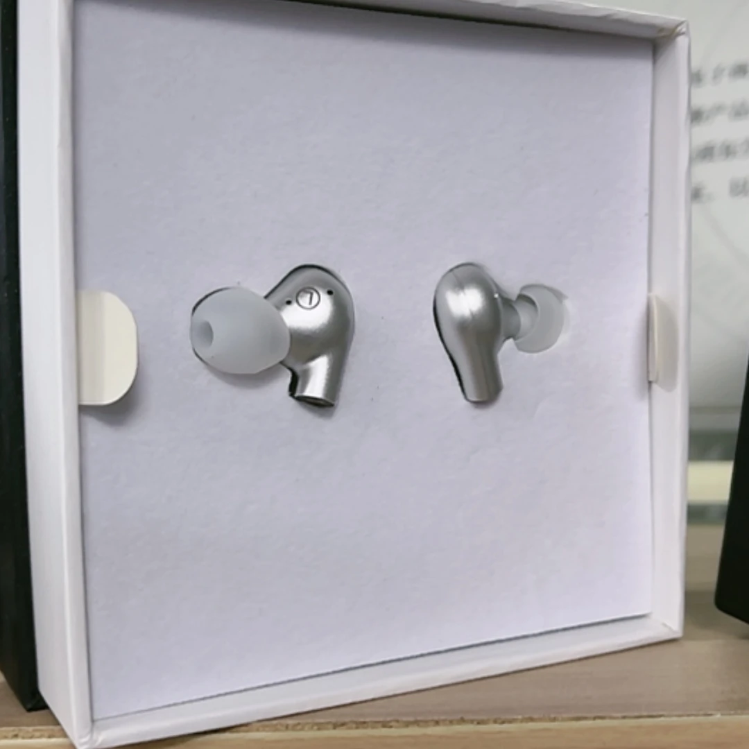 【闪购商品】95新拆封的C5