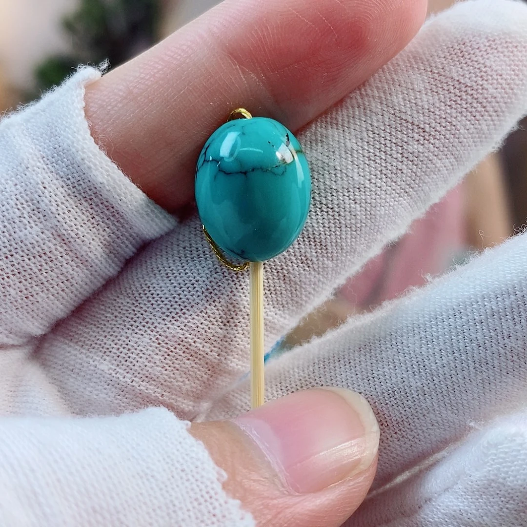 小***姐未镶嵌绿松石珠宝奇石