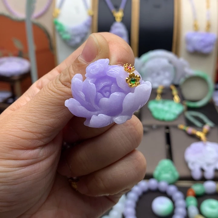 韦***宝吊坠(不含链)未镶嵌翡翠