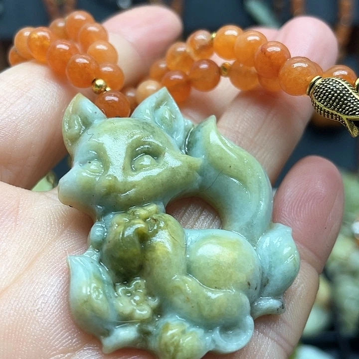 未镶嵌蛇纹石玉颈饰