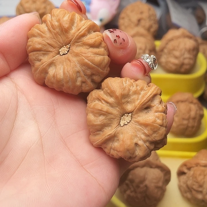 吊坠文玩核桃请****哥蛤蟆